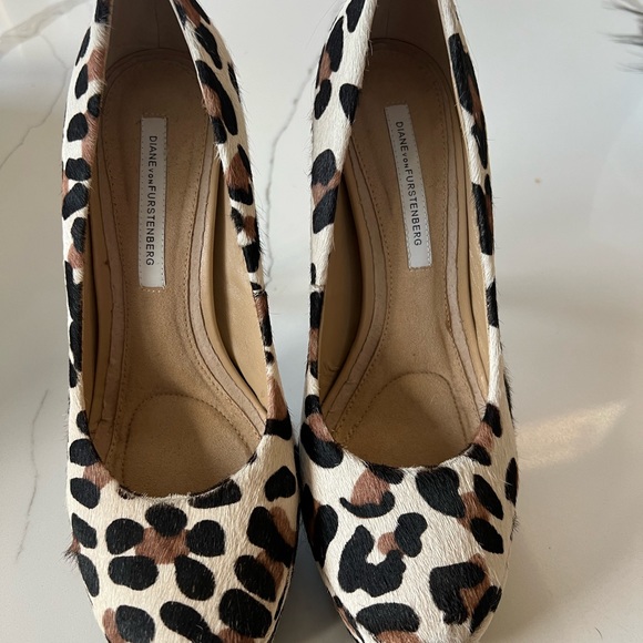 Diane Von Furstenburg platform pony hair heels, size 8.5, never worn outside. - Picture 2 of 3
